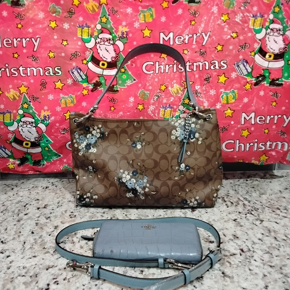 Coach Rare Floral Women's Bag With Bonus Wallet And Long strap - Picture 6 of 17